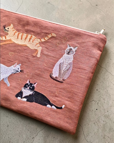 Kosmetyczka lniana, haftowana - koty
