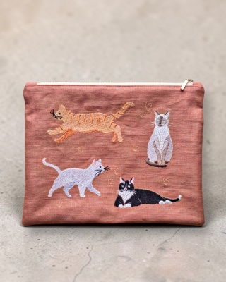 Kosmetyczka lniana, haftowana - koty